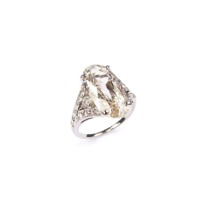 Single stone oblong cut diamond ring